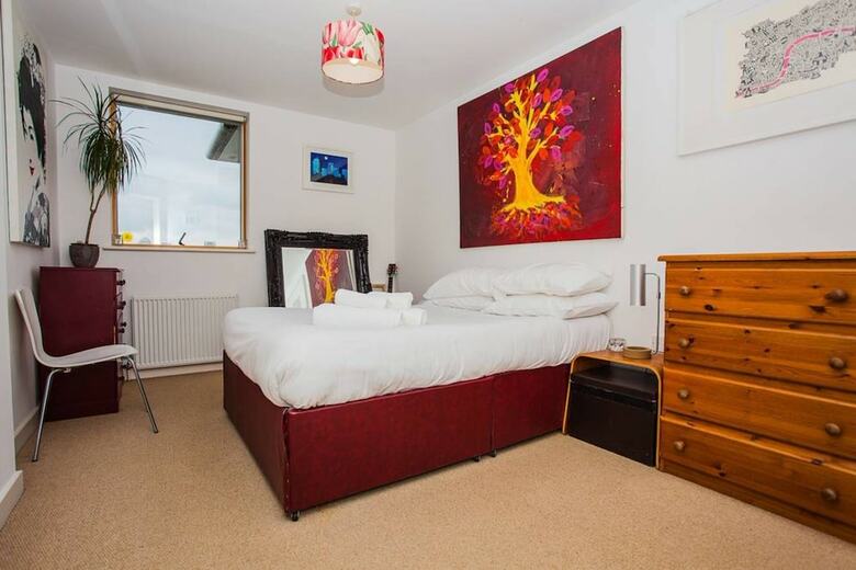 Lovely 1 Bed Apartment In Fantastic Location