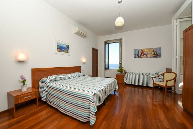 Hotel Villa Crawford - Religious Hospitality
