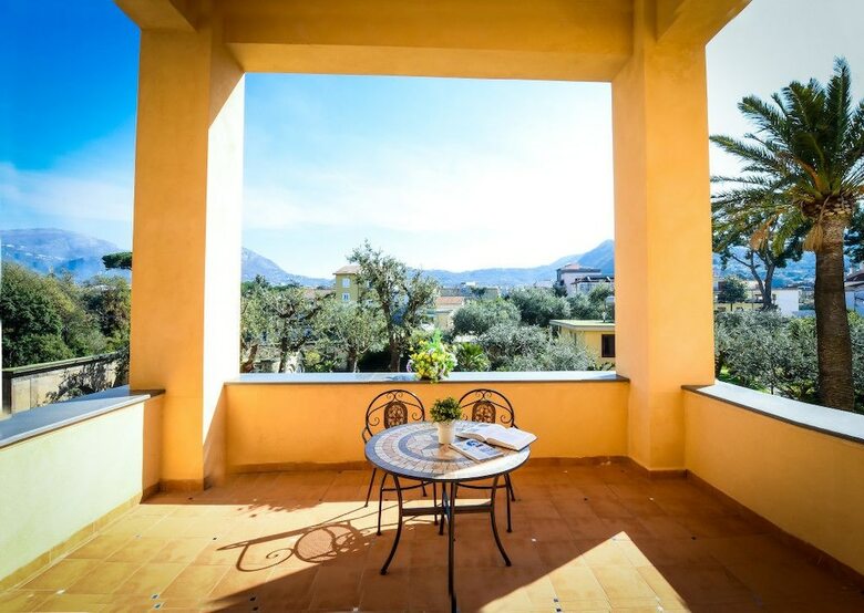 Hotel Villa Crawford - Religious Hospitality