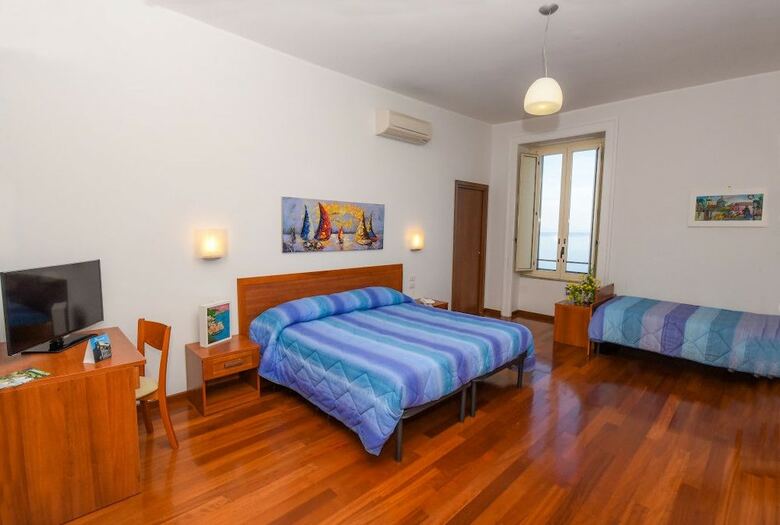 Hotel Villa Crawford - Religious Hospitality