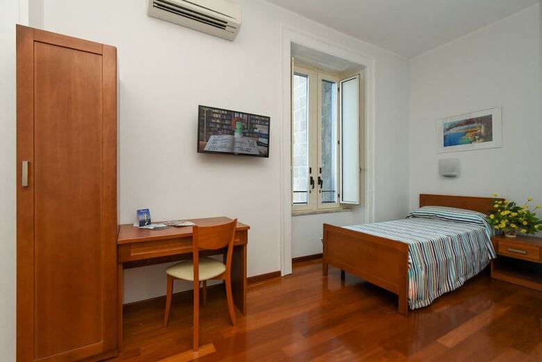 Hotel Villa Crawford - Religious Hospitality