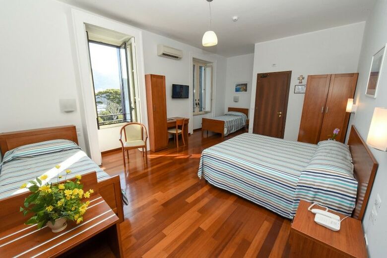 Hotel Villa Crawford - Religious Hospitality