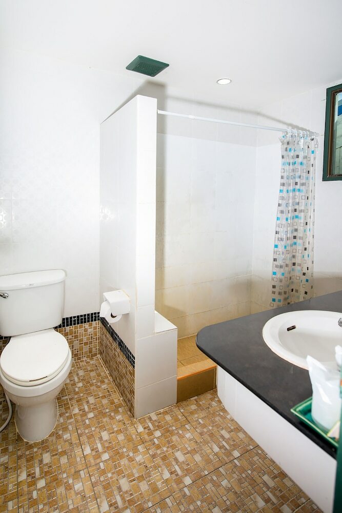 Oyo 255 The Ocean Hotel Patong