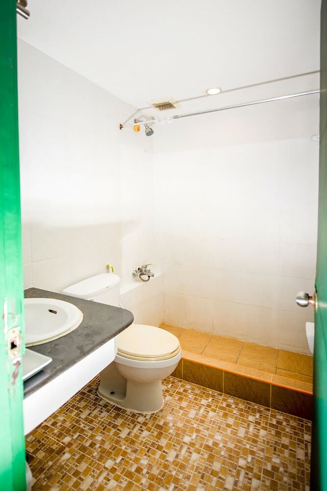 Oyo 255 The Ocean Hotel Patong