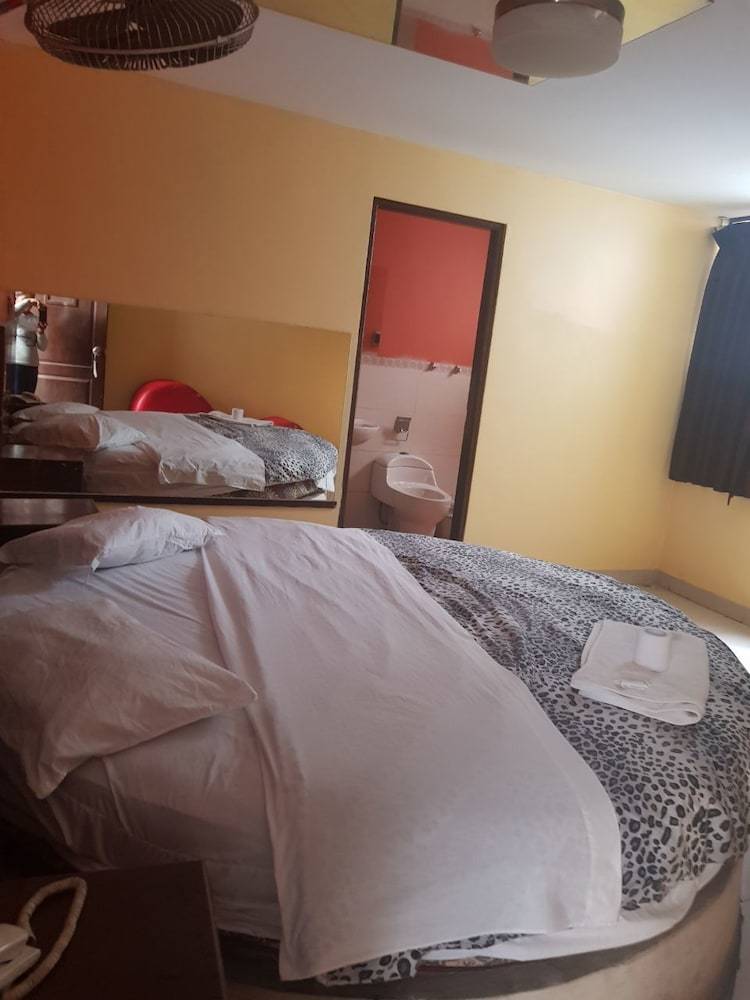 Hostal Sauna Emporio Pizarro