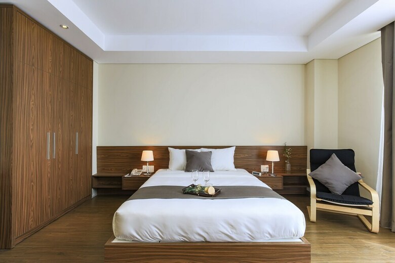 Aurora Serviced Apartments - Adults Only