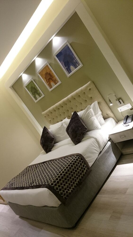 Mango Hotels Naveen