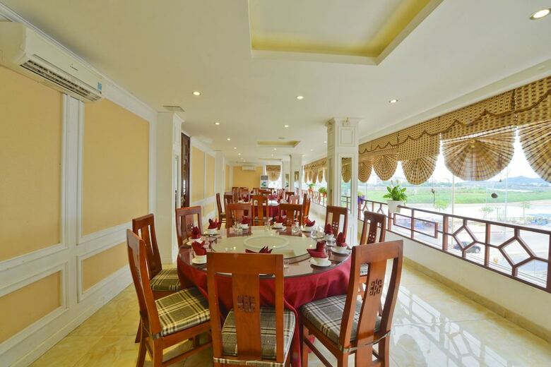 Hotel White Lotus