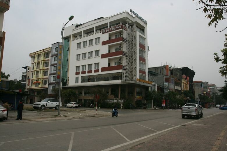 Hotel White Lotus
