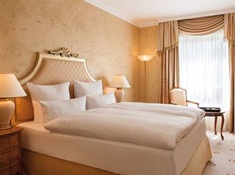 Victor's Residenz-hotel Schloss Berg