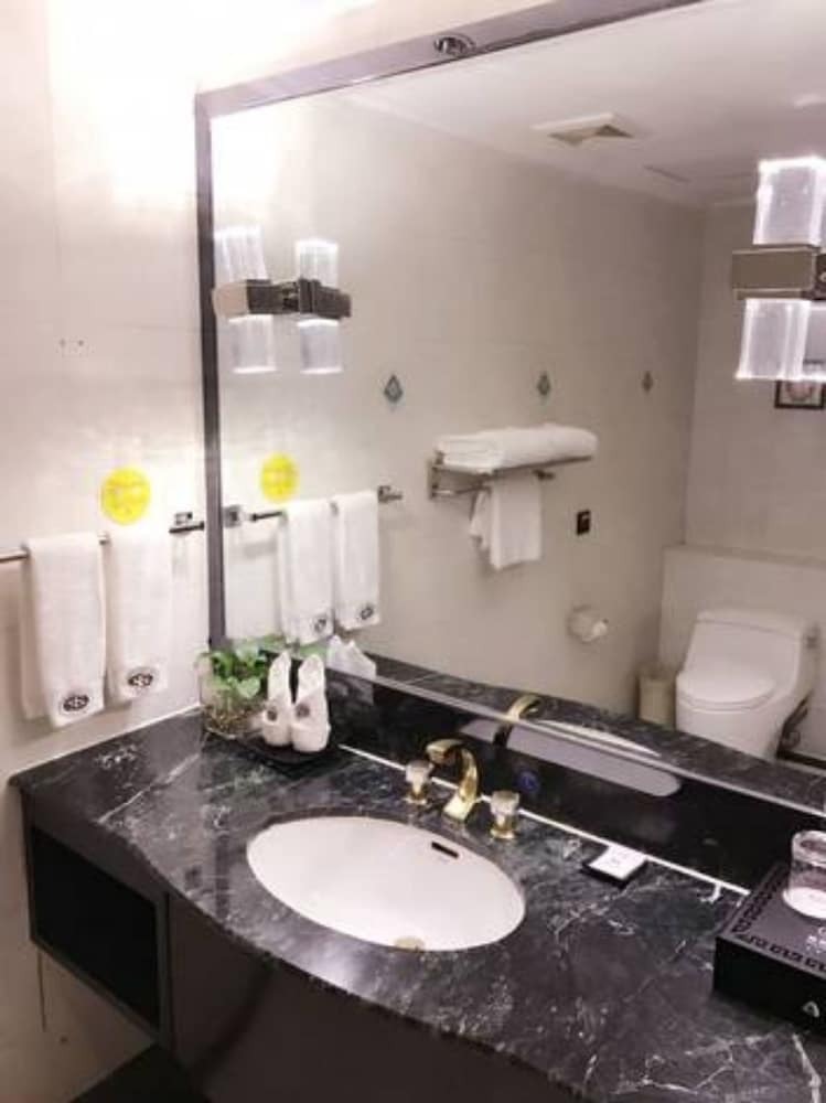 Chu Tian Yin Xing Hotel