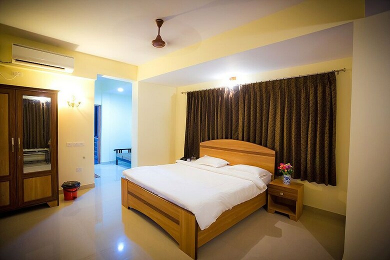 Hotel Candolim Grande