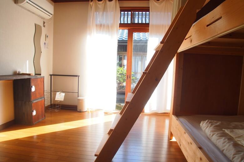 Hostal Yuzan Guesthouse Annex - Hostel