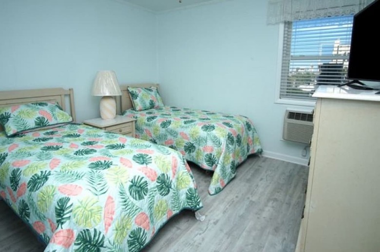 Ocean Pier IV By Elliott Beach Rentals