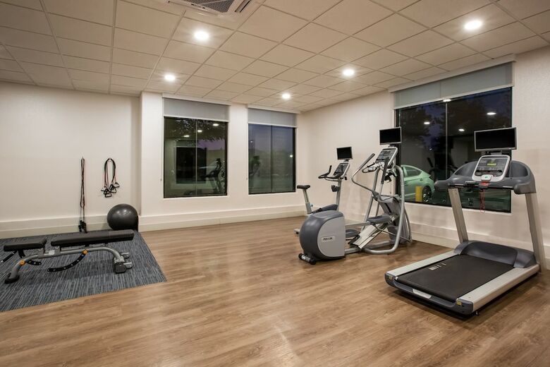 Holiday Inn Express Hotel & Suites Fairburn