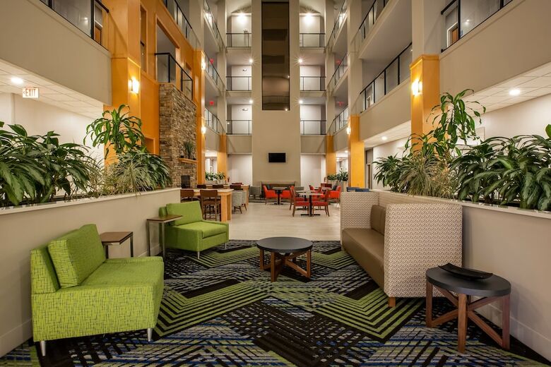 Holiday Inn Express Hotel & Suites Fairburn