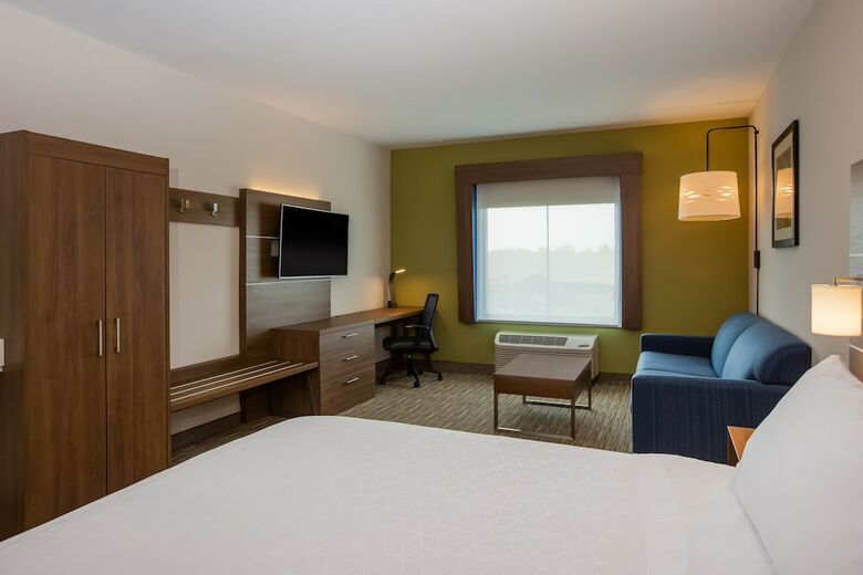 Holiday Inn Express Hotel & Suites Fairburn