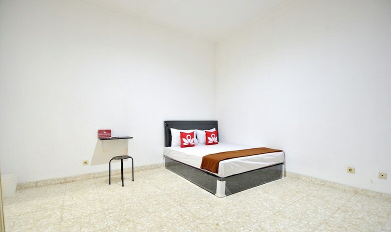 Hotel Zen Rooms Kemang G17 Syariah