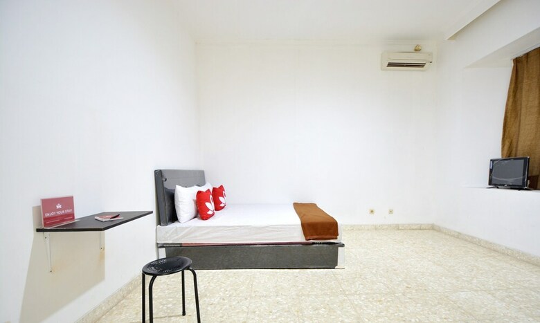 Hotel Zen Rooms Kemang G17 Syariah