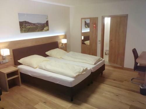 Hostal Hotel Gasthof Zum L�wen