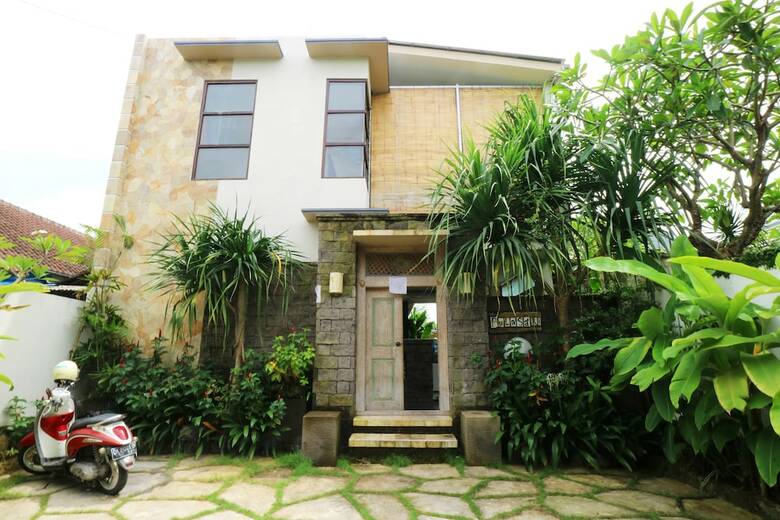 Hotel Pulasari Homestay & Villa