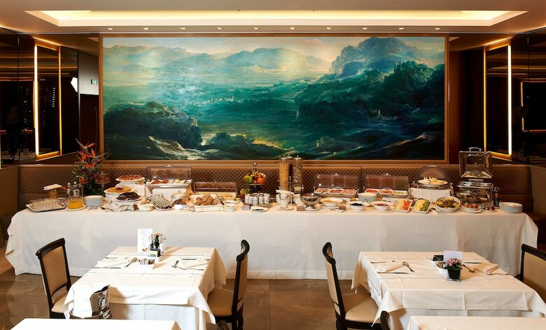 Harry's Bar Trevi Hotel & Restaurant