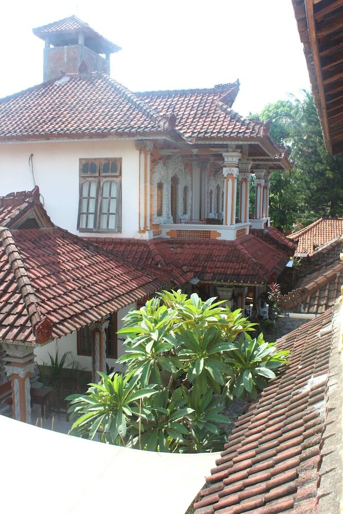 Bed & Breakfast Lovina Palace