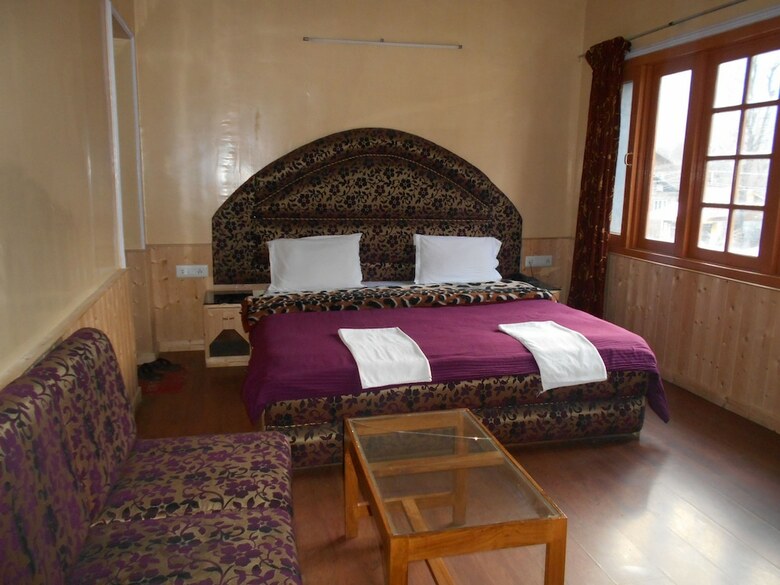 Hotel Abshar