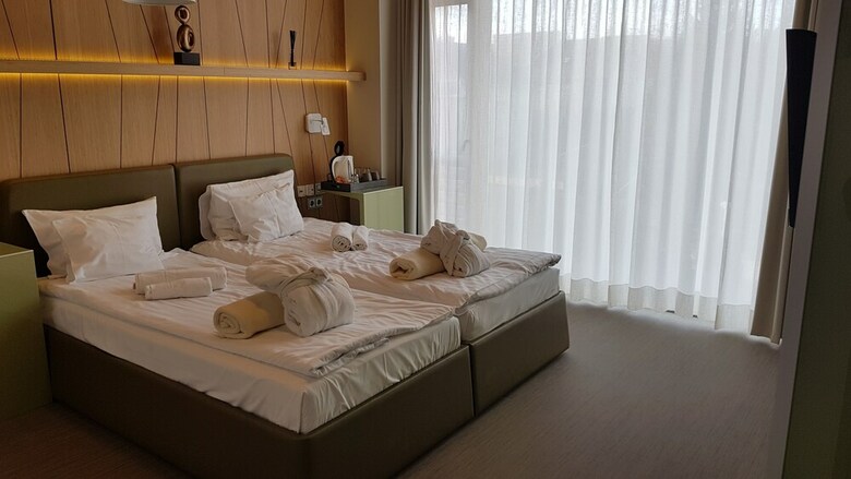 Hotel Zena Beauty & Shopping Center
