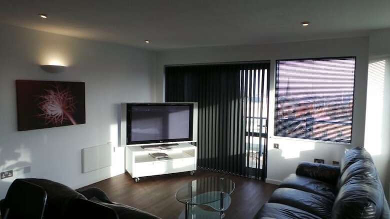 City Crash Pad - West Street Apartments