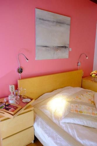Hostal Rheinriver Guesthouse - Art Hotel