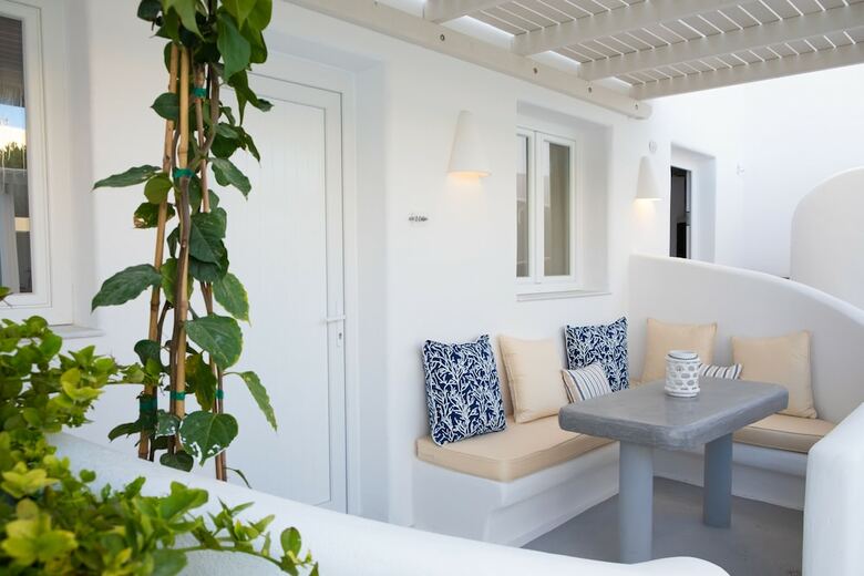 Hotel Ambience Suites