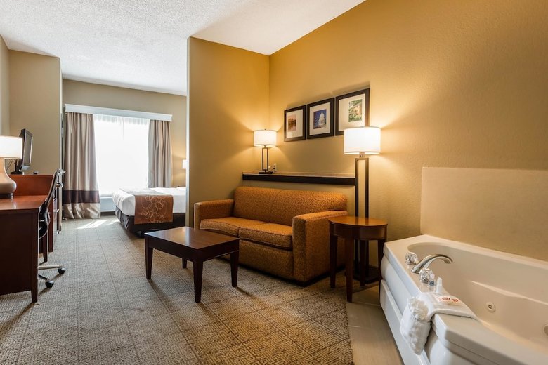Hotel Comfort Suites Jonesboro University Area