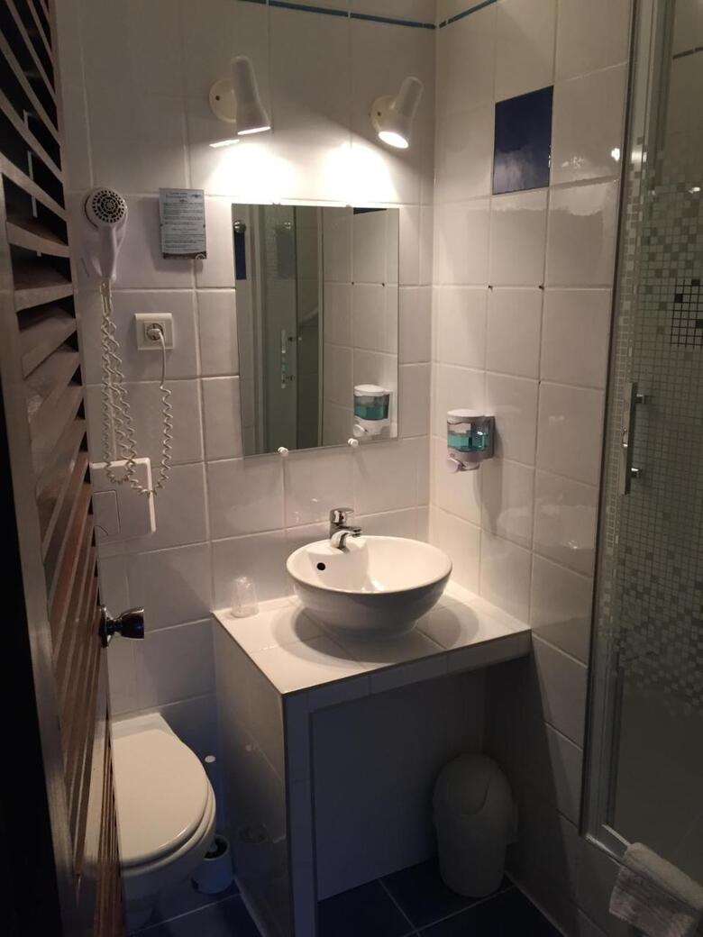 Hotel H�tel Azur Reims