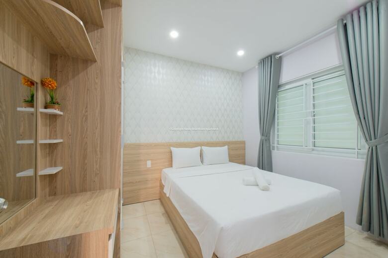 Handy Beachfront Apartment