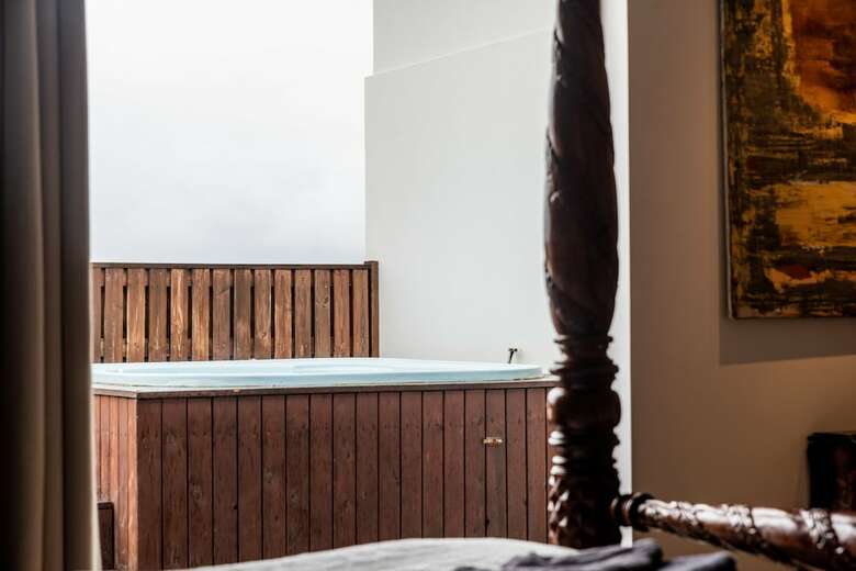 Sjf Villa With Hot Tub And Mountain View
