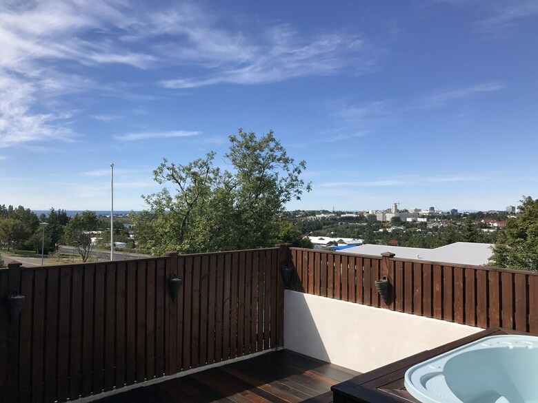 Sjf Villa With Hot Tub And Mountain View