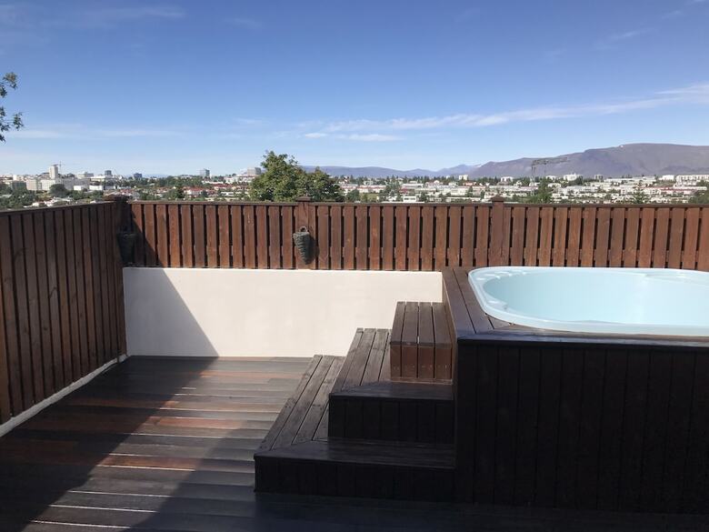 Sjf Villa With Hot Tub And Mountain View