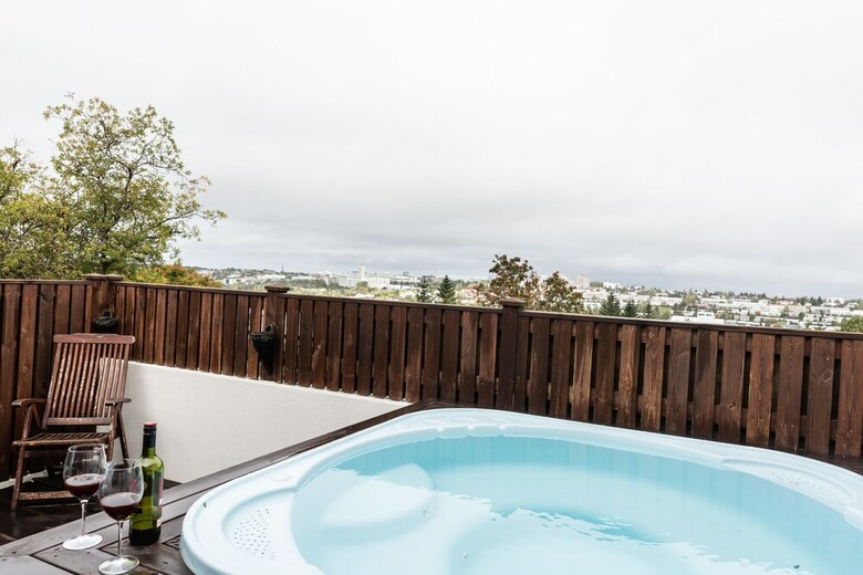 Sjf Villa With Hot Tub And Mountain View