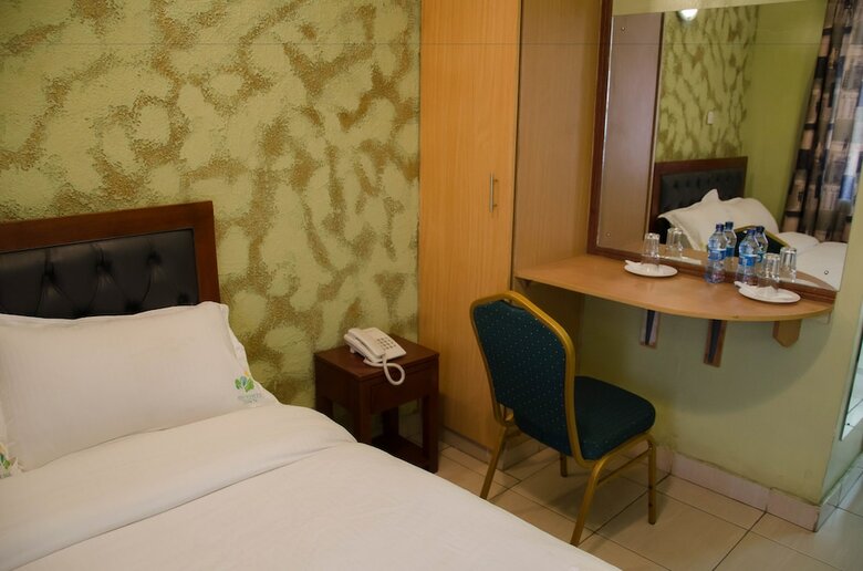 Ash White Hotel