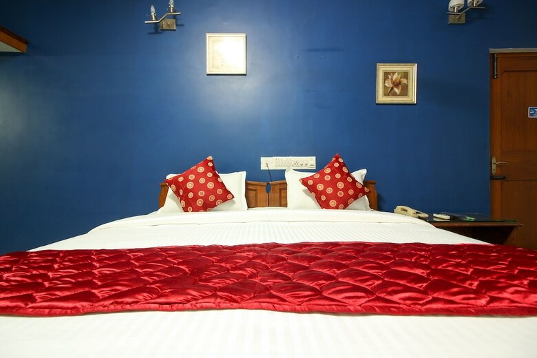 Hotel Oyo 6955 Eyrie Comfort Suites