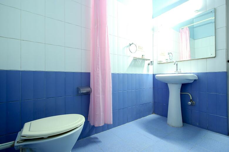 Hotel Oyo 6955 Eyrie Comfort Suites