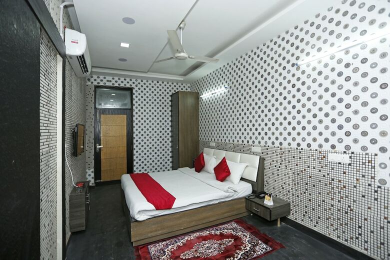 Hotel Oyo 8481 Le Tara Residency