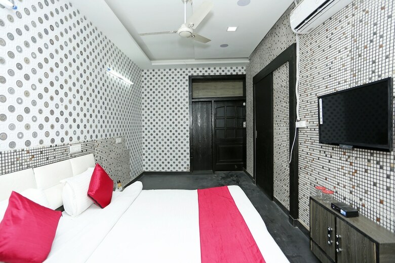 Hotel Oyo 8481 Le Tara Residency