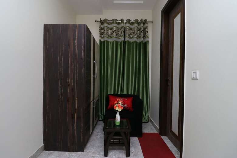 Hotel Oyo 10938 Season Grand