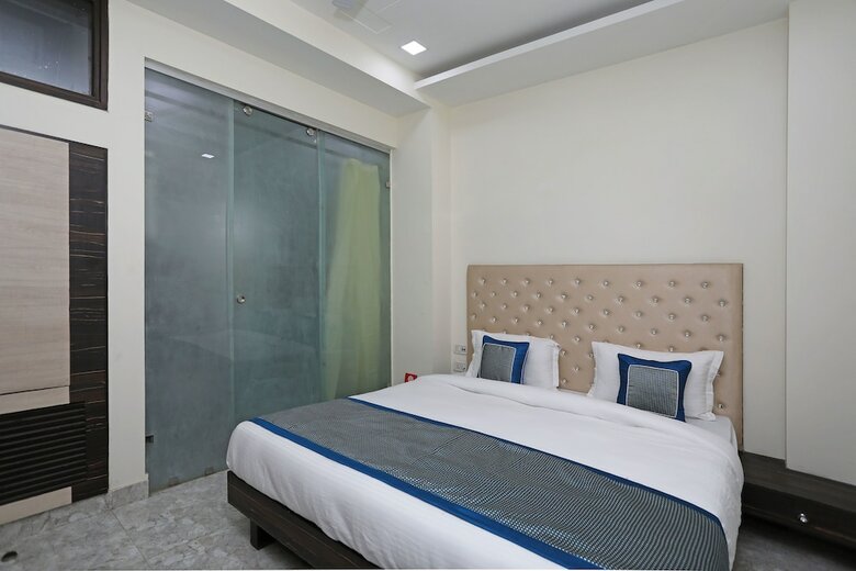 Hotel Oyo 10938 Season Grand