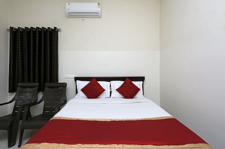 Hotel Oyo 6749 The Royal Nest