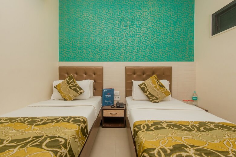 Oyo 8678 Hotel Golden Nest