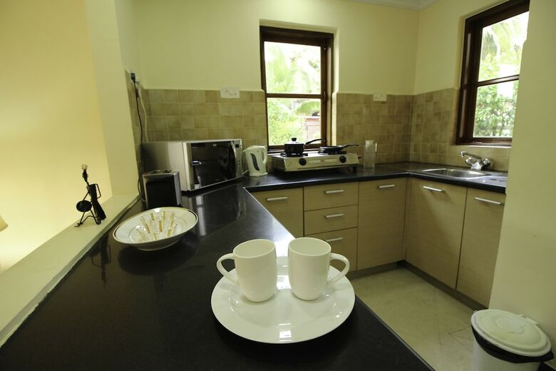 Oyo 10785 Home Bright 1 Bhk Sunset Beach