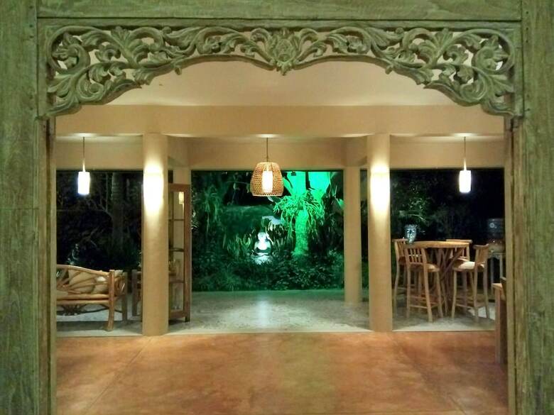 Bed & Breakfast Ubud Suites
